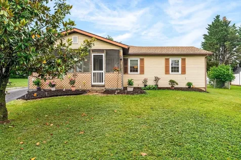 63 Westgate Road Verona VA 24482