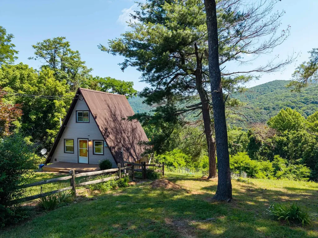 1093 Overlook Mountain Road Elkton VA 22827