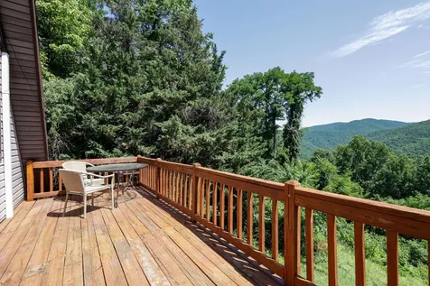 1093 Overlook Mountain Road Elkton VA 22827