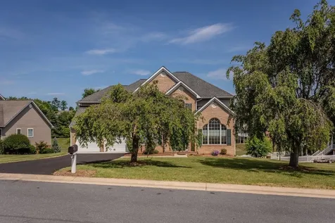 15 Brookmere Court Staunton VA 24401