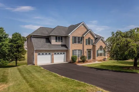 15 Brookmere Court Staunton VA 24401