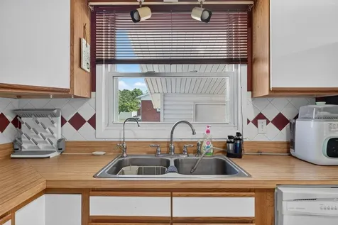 180 Sunset Drive Dayton VA 22821