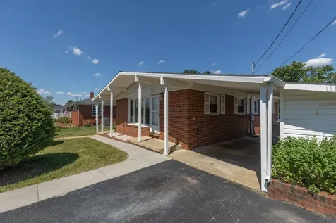 180 Sunset Drive Dayton VA 22821