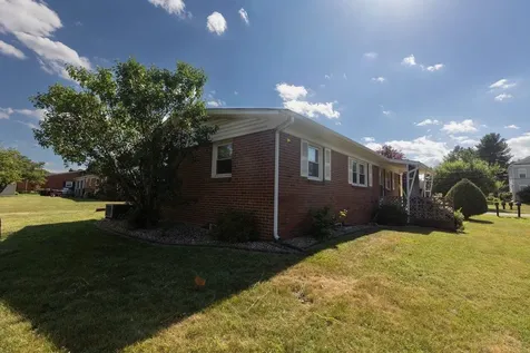 180 Sunset Drive Dayton VA 22821