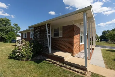 180 Sunset Drive Dayton VA 22821