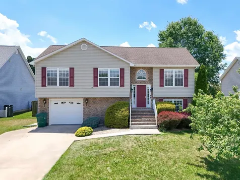 2408 Monroe Street Waynesboro VA 22980