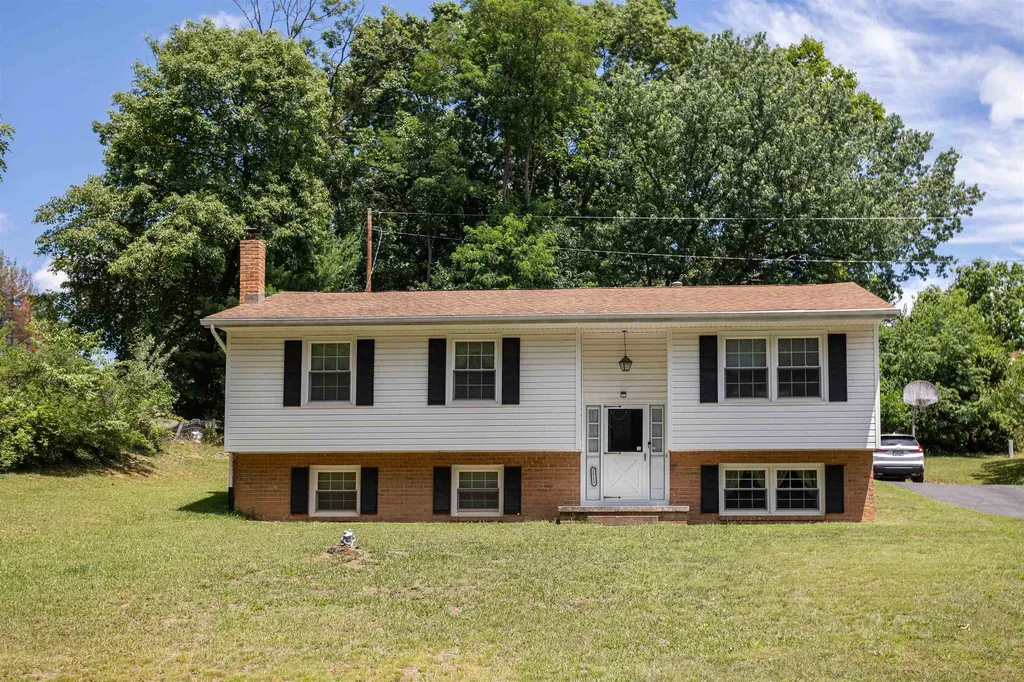 2513 Knollwood Drive Staunton VA 24401