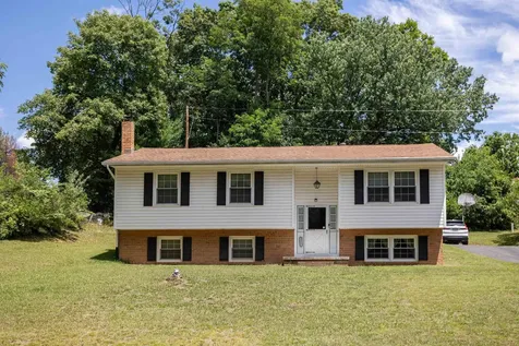 2513 Knollwood Drive Staunton VA 24401