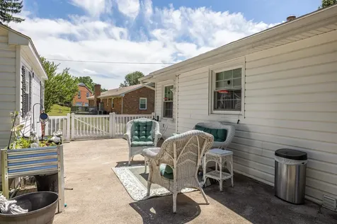 2513 Knollwood Drive Staunton VA 24401
