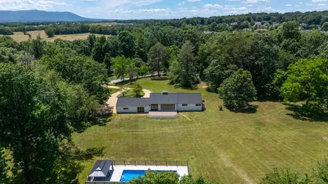 938 Ladd Road Waynesboro VA 22980