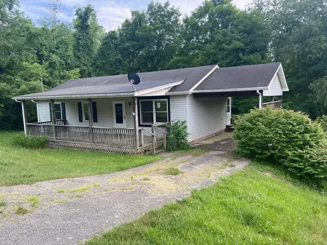 121 Mountain View Terrace Hot Springs VA 24445