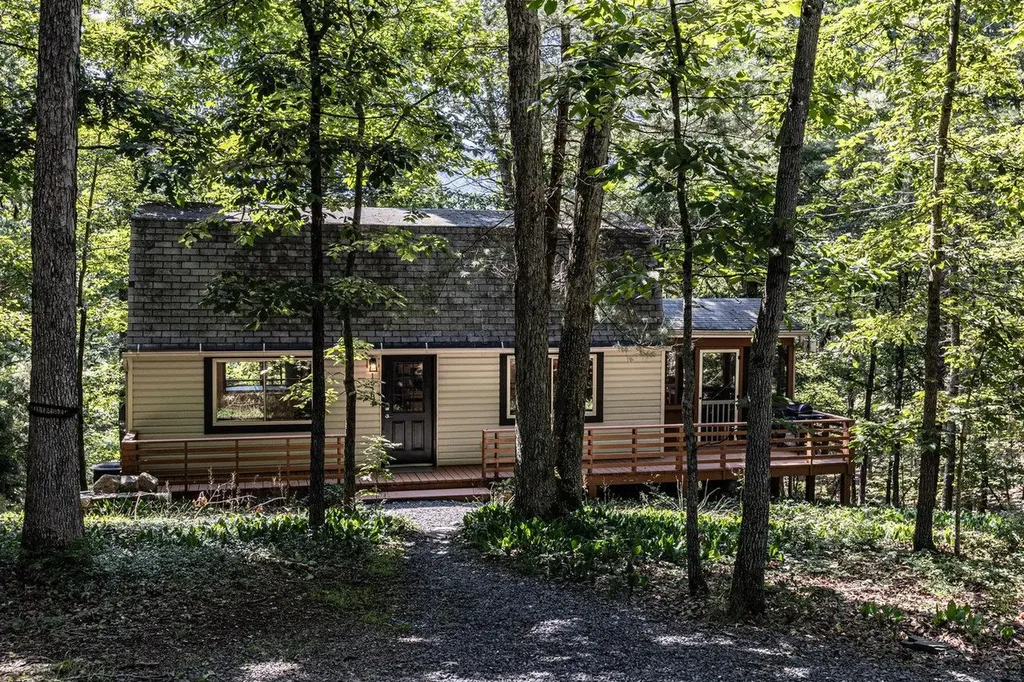 16184 Moonrise Lane Broadway VA 22815