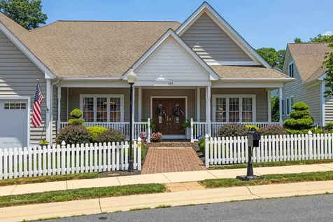 105 Midvale Crossing Staunton VA 24401