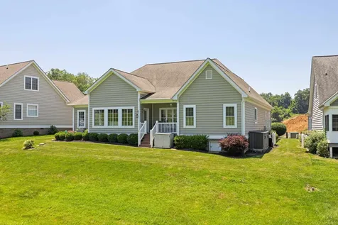 105 Midvale Crossing Staunton VA 24401