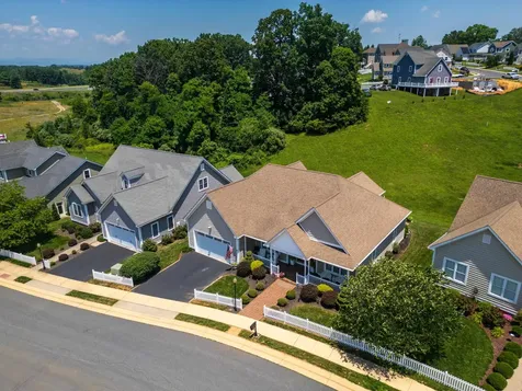 105 Midvale Crossing Staunton VA 24401