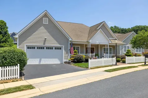 105 Midvale Crossing Staunton VA 24401