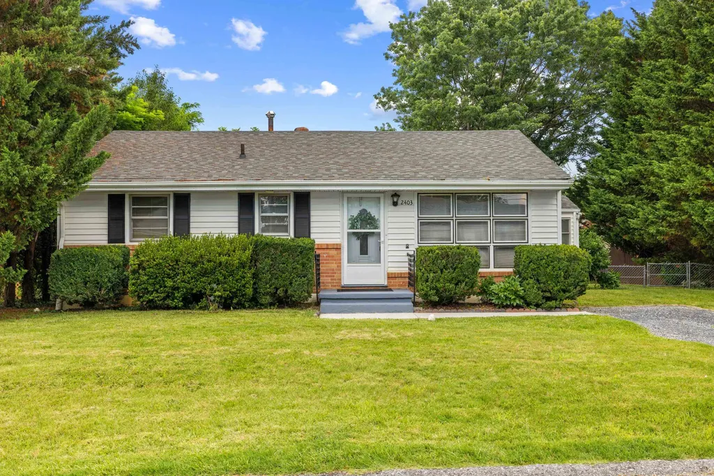 2403 Bare Street Staunton VA 24401