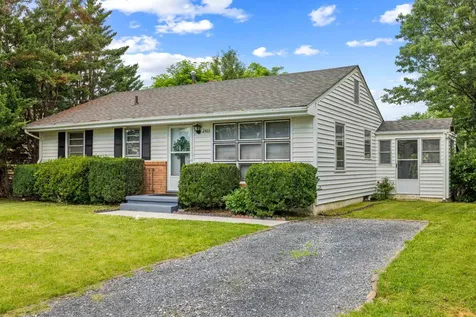 2403 Bare Street Staunton VA 24401