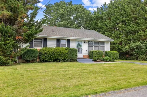 2403 Bare Street Staunton VA 24401