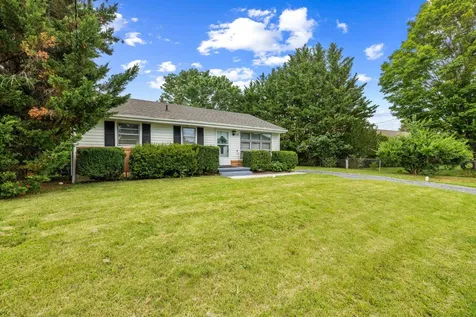 2403 Bare Street Staunton VA 24401