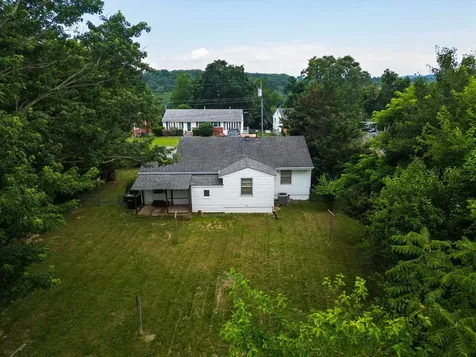 2403 Bare Street Staunton VA 24401