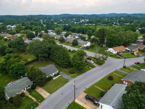 2403 Bare Street Staunton VA 24401