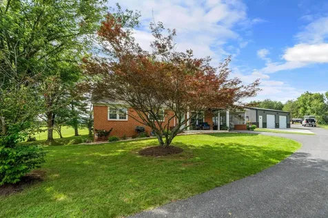 2737 Barrenridge Road Staunton VA 24401