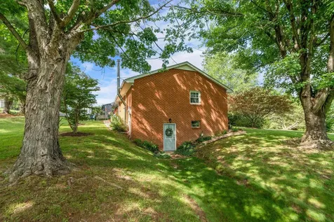 2737 Barrenridge Road Staunton VA 24401