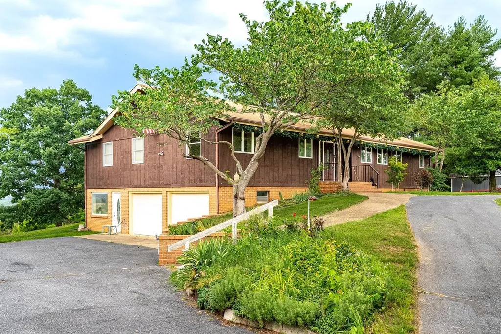 7600 Tall Cedars Lane Bridgewater VA 22812