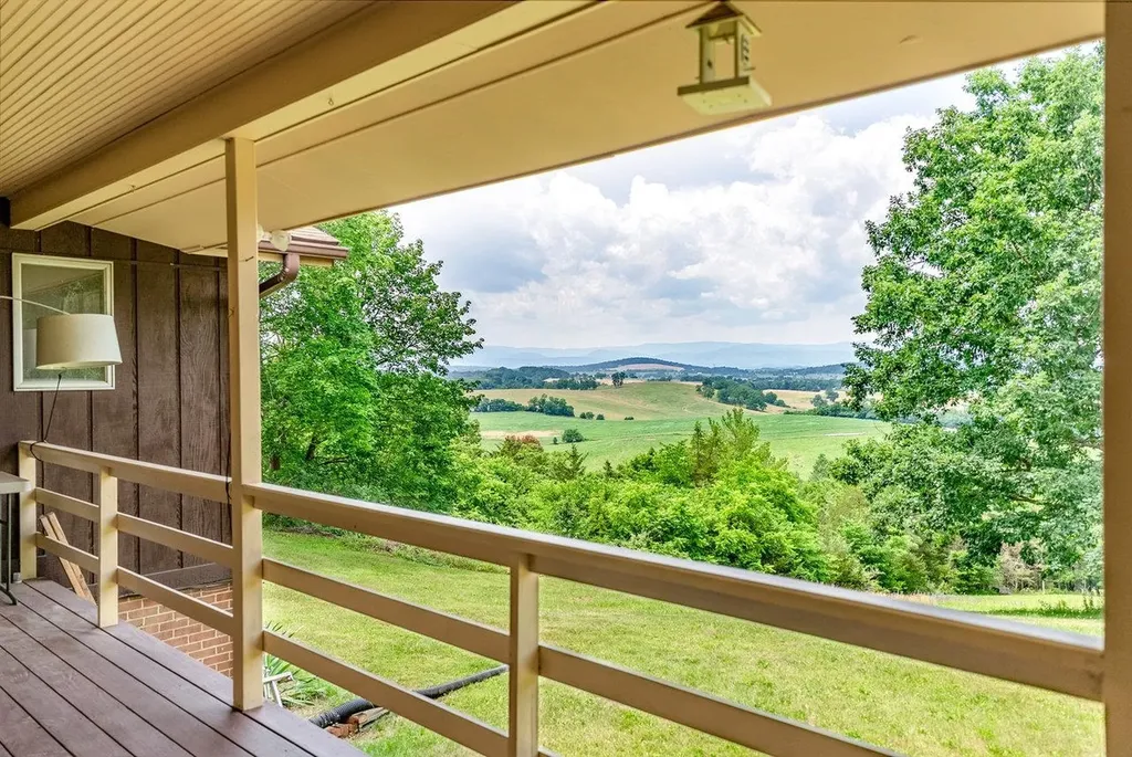 7600 Tall Cedars Lane Bridgewater VA 22812