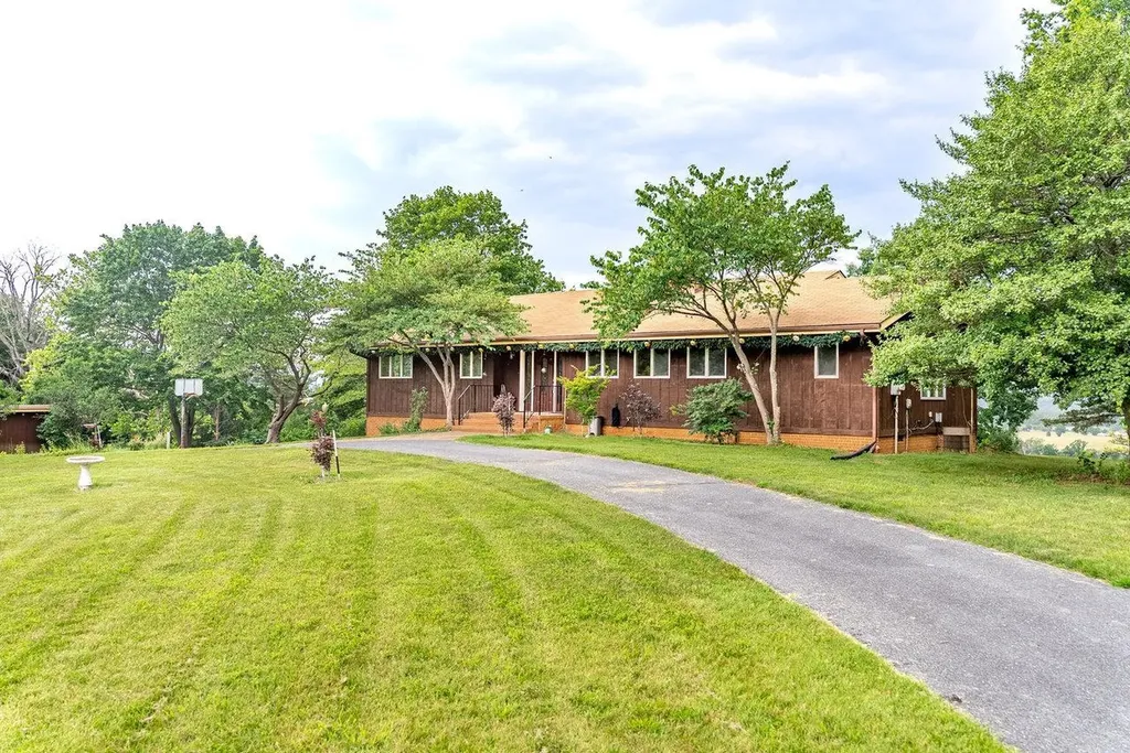 7600 Tall Cedars Lane Bridgewater VA 22812