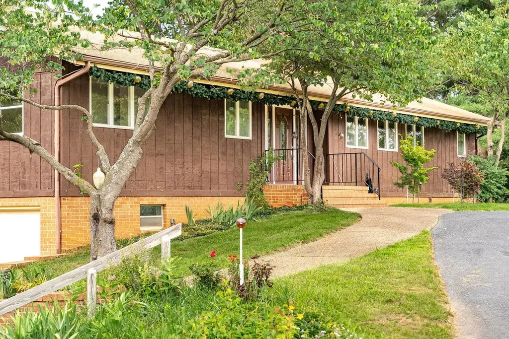 7600 Tall Cedars Lane Bridgewater VA 22812