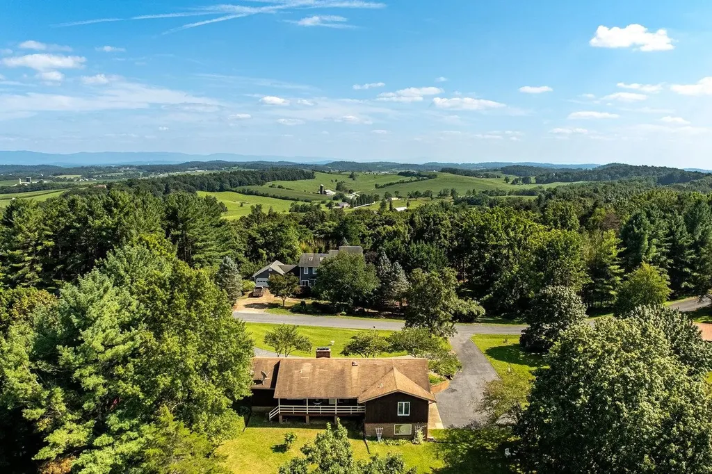 7600 Tall Cedars Lane Bridgewater VA 22812