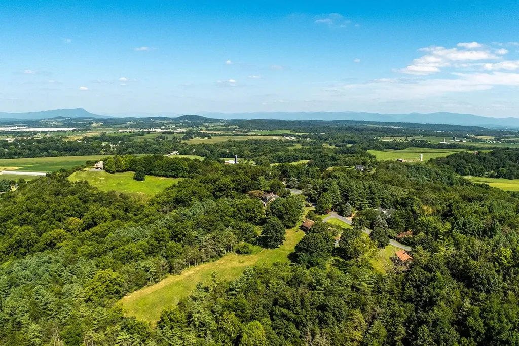 7600 Tall Cedars Lane Bridgewater VA 22812