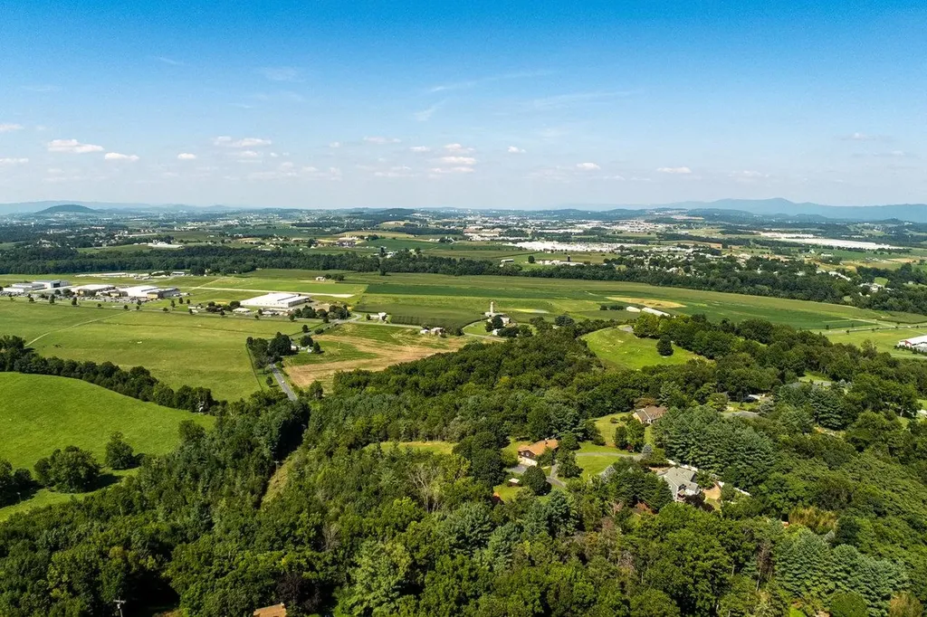 7600 Tall Cedars Lane Bridgewater VA 22812