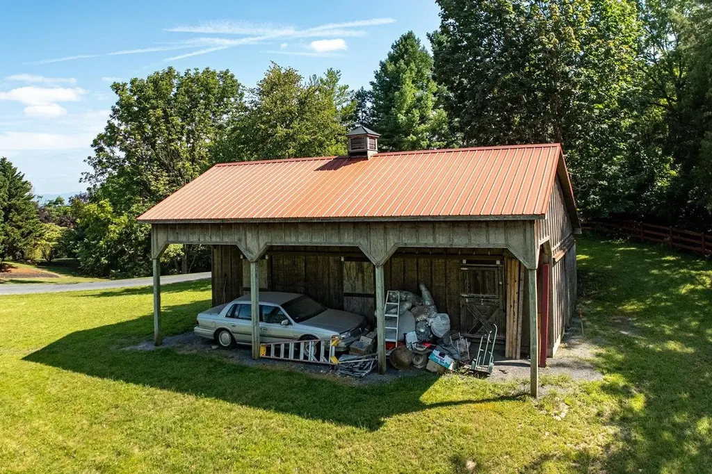 7600 Tall Cedars Lane Bridgewater VA 22812