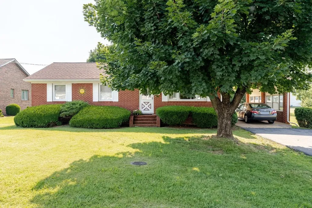 205 Lewis Avenue Elkton VA 22827