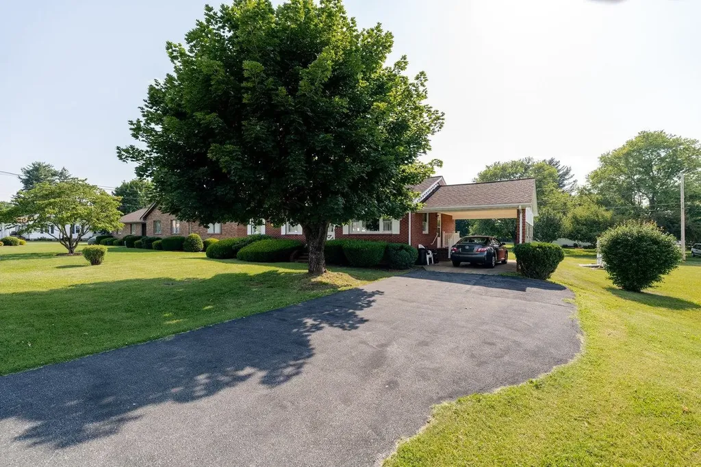 205 Lewis Avenue Elkton VA 22827