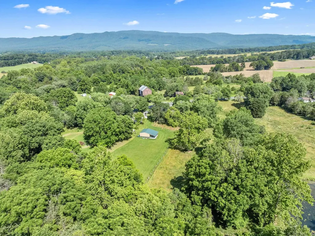 3416 Point Road E Elkton VA 22827