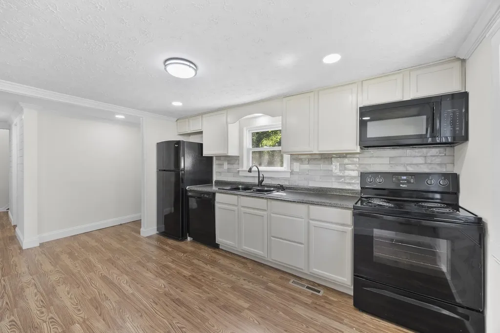 3416 Point Road E Elkton VA 22827