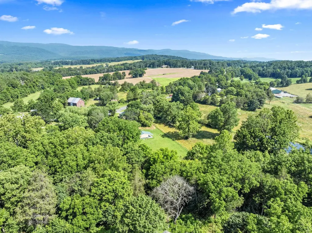 3416 Point Road E Elkton VA 22827