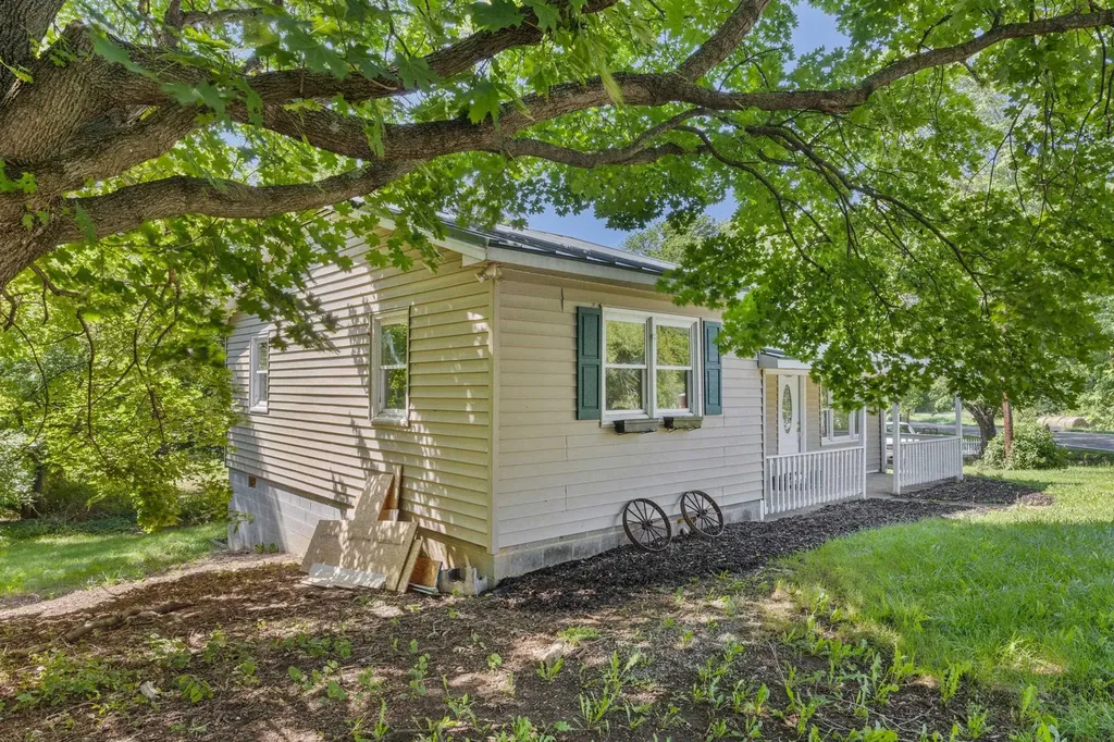 3416 Point Road E Elkton VA 22827