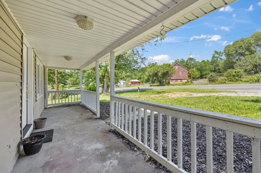 3416 Point Road E Elkton VA 22827