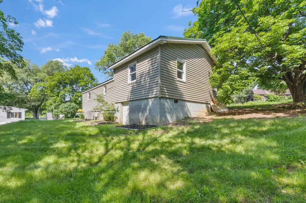 3416 Point Road E Elkton VA 22827