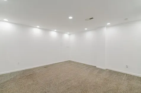 1271 King Edwards Way Harrisonburg VA 22801