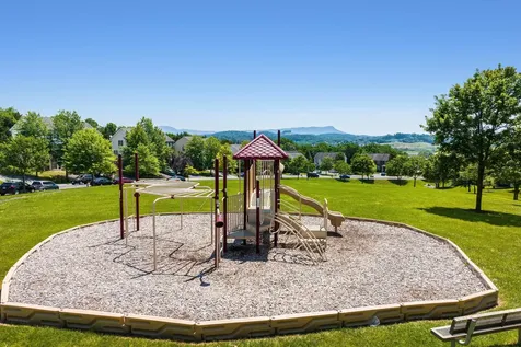 533 Pointe Drive Harrisonburg VA 22801