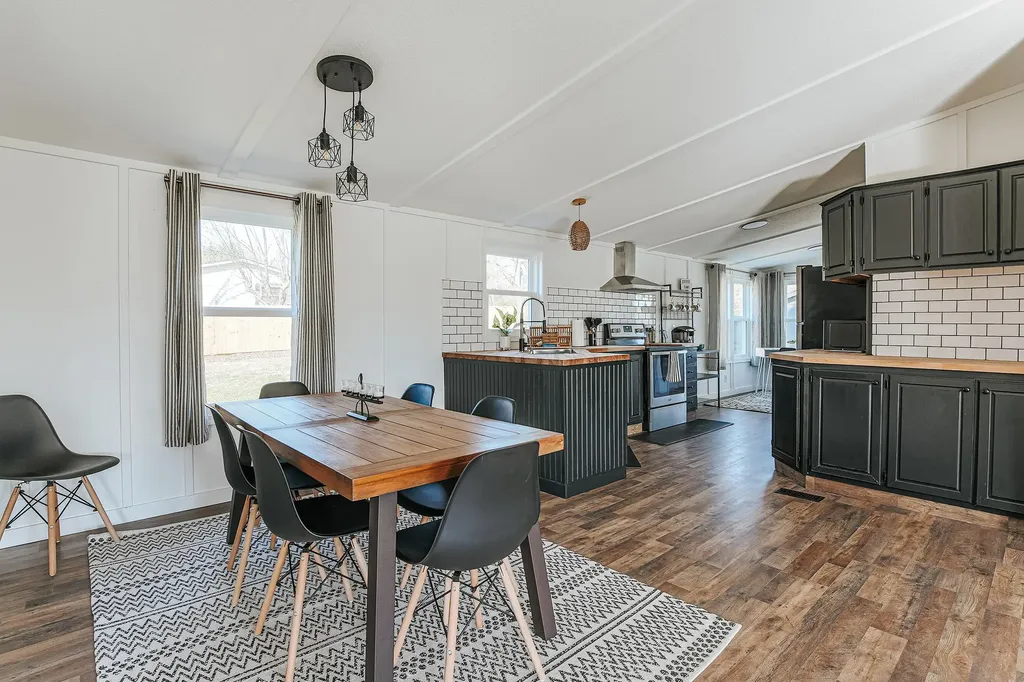 7825 Rockfish Valley Highway Afton VA 22920