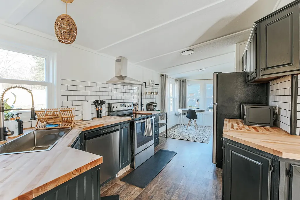 7825 Rockfish Valley Highway Afton VA 22920