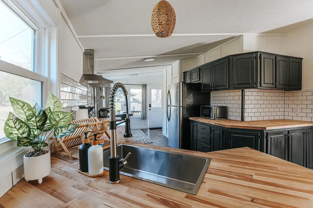 7825 Rockfish Valley Highway Afton VA 22920