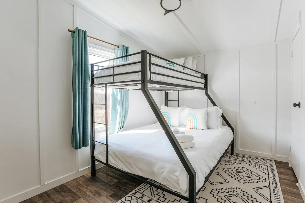 7825 Rockfish Valley Highway Afton VA 22920